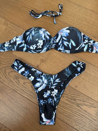 Schöner Bikini mit Blumenmuster, Grösse S - Sommer!