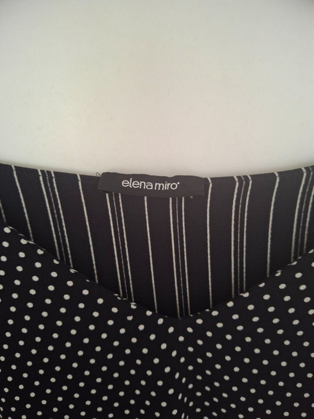 T-shirt: Schickes Shirt mit Punktemuster, Grösse 46, neu! – Nuovo (secondo la descrizione) da WALTERSWIL SO venduto da thb_ybm8 4