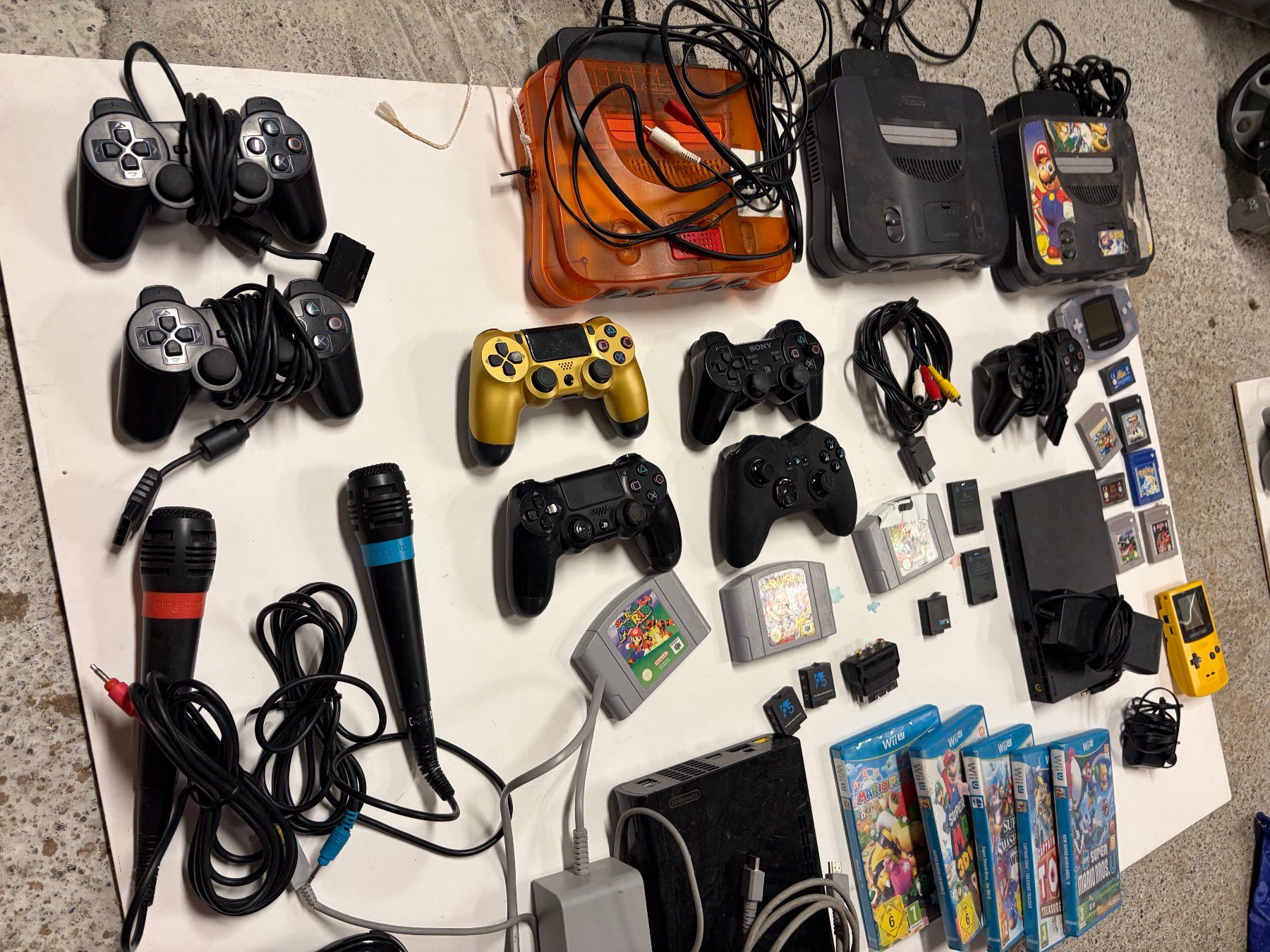 Nintendo Konsolen: Retro Gaming Sammlung – N64, PS2, Wii U, GameBoy, Controller – Gebraucht aus Zürich von Hugetobler03