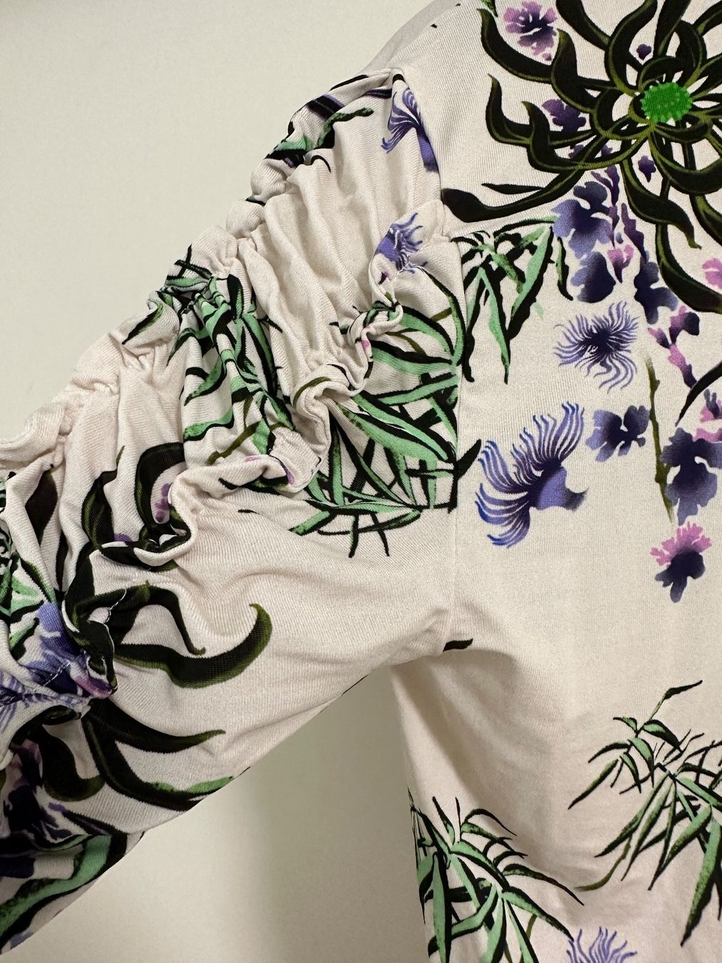 Kenzo Top: KENZO Top Gr M – Nuovo (secondo la descrizione) da Basel venduto da iulia_haul 3