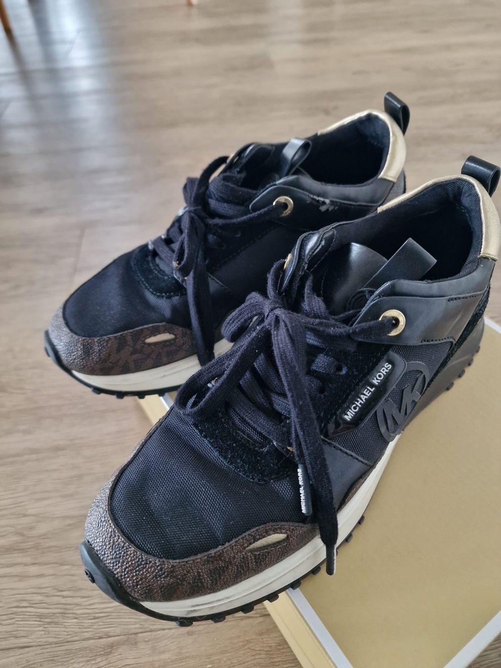 Michael Kors Scarpe da donna: Michael Kors Schuhe grösse 37 – Usato da Seftigen venduto da G00 1