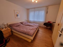 Bettgestell ohne Lattenrost und Matratze