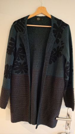 ONLY Damen Strickjacke Grösse M, neuwertig