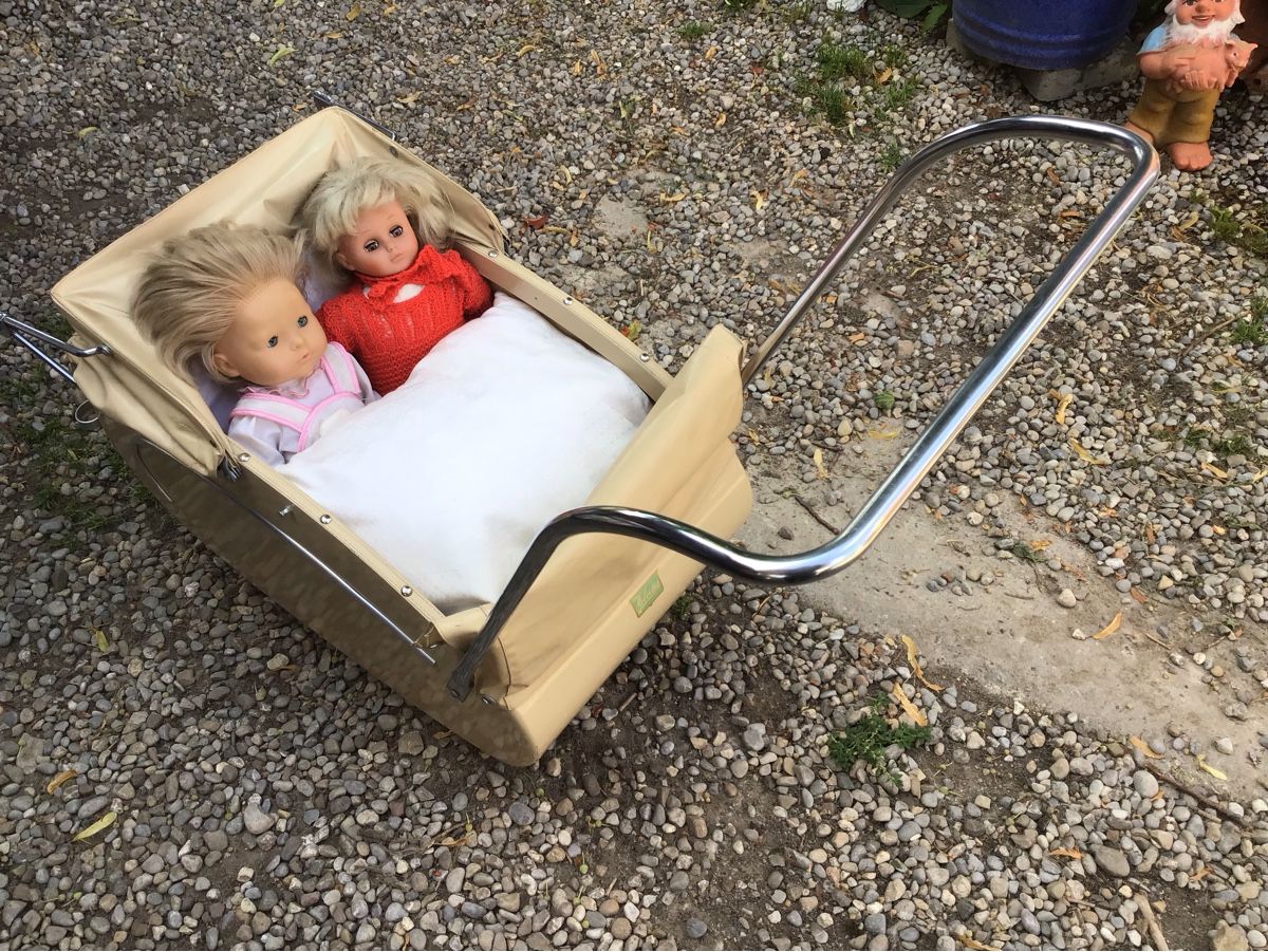Voitures de poupées: Antiker Puppenwagen – D'occasion à Bazenheid par jud_wk8k 2
