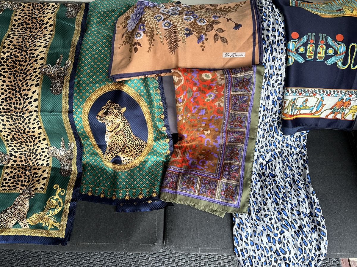 Foulards, Tücher & Schals: diverse Foulards – Gebraucht aus Therwil von jas_vpt8 1
