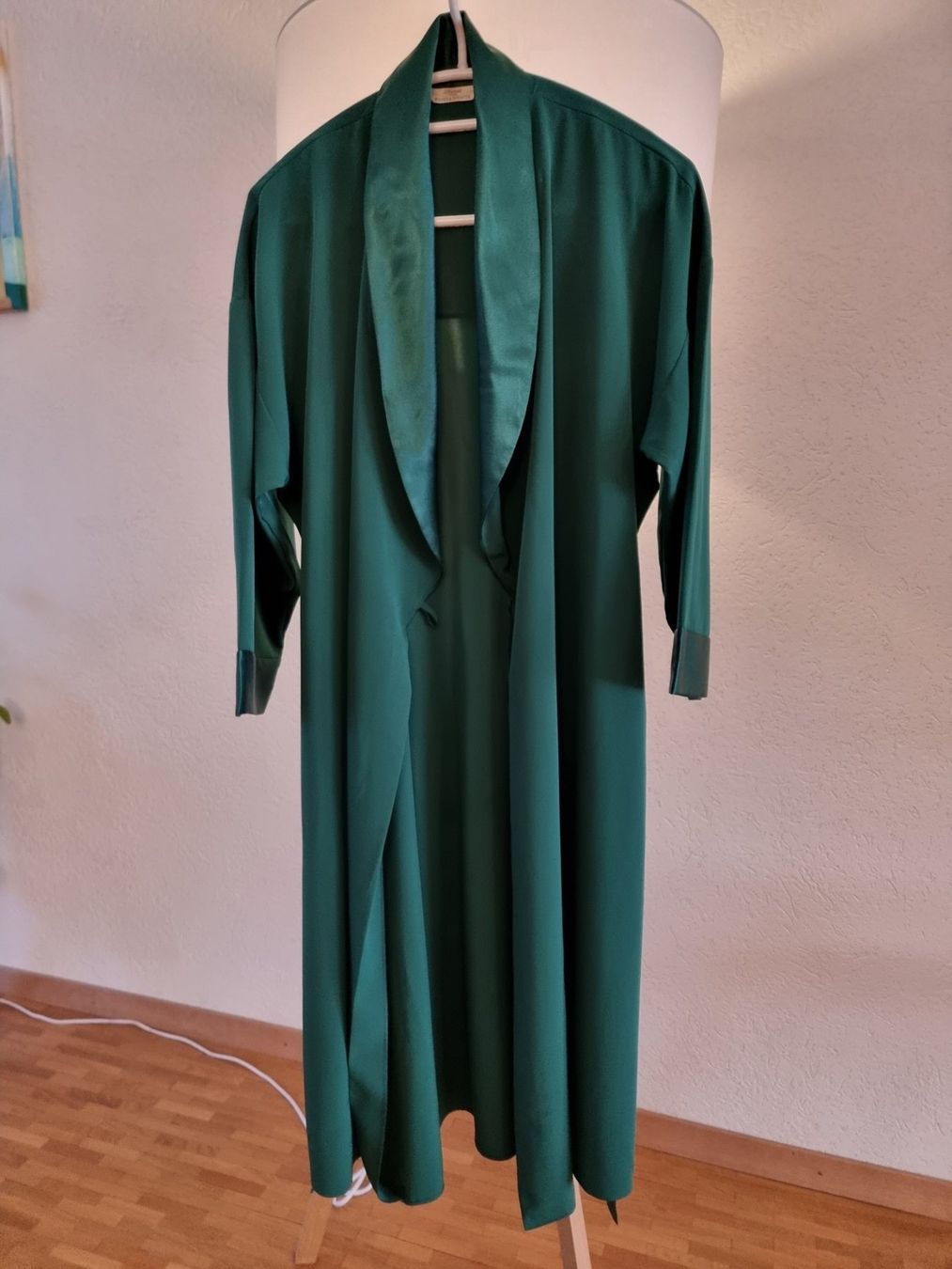 Arte internazionale: Robe de chambre Marks&Spencer verte – Usato da Veyrier venduto da Leilazizou