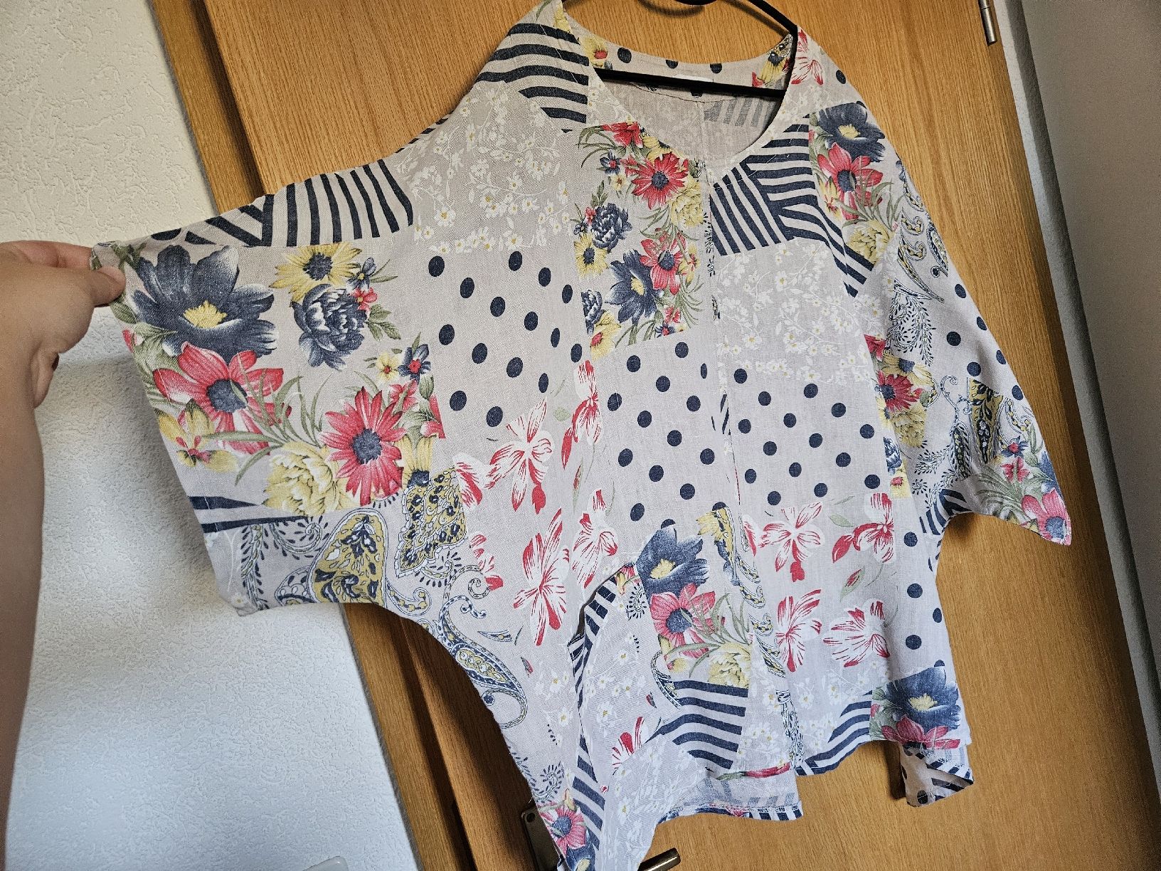 Chemisiers: Damen Bluse buntes Patchwork Muster weiter Schnitt neu – Neuf (Voir description) à Wallenried par chr_t5c2 3