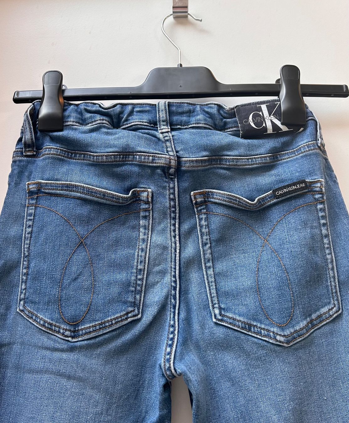 Calvin Klein Jeans: CALVIN KLEIN Jeans – Usato da Dättwil AG venduto da fio_d76l 4
