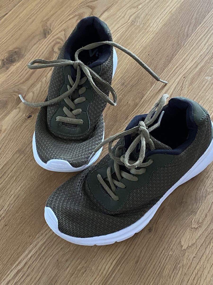 Scarpe da donna: Federleichte Schuhe in Olivegrün – Usato da Willerzell venduto da sandiesch