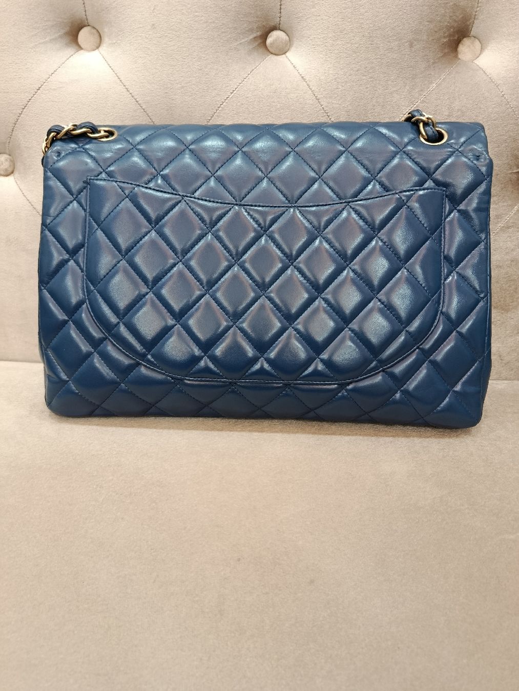 Chanel Borse da donna: Chanel Maxi Blue Navy Lamb Ghw 13  – Usato da Zürich venduto da RoastedCocoNut 1
