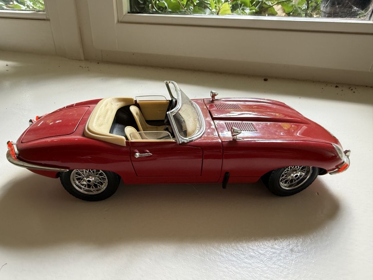 Jaguar Voitures modèles: Jaguar E-Type – D'occasion à Burgdorf par Jvan07 1