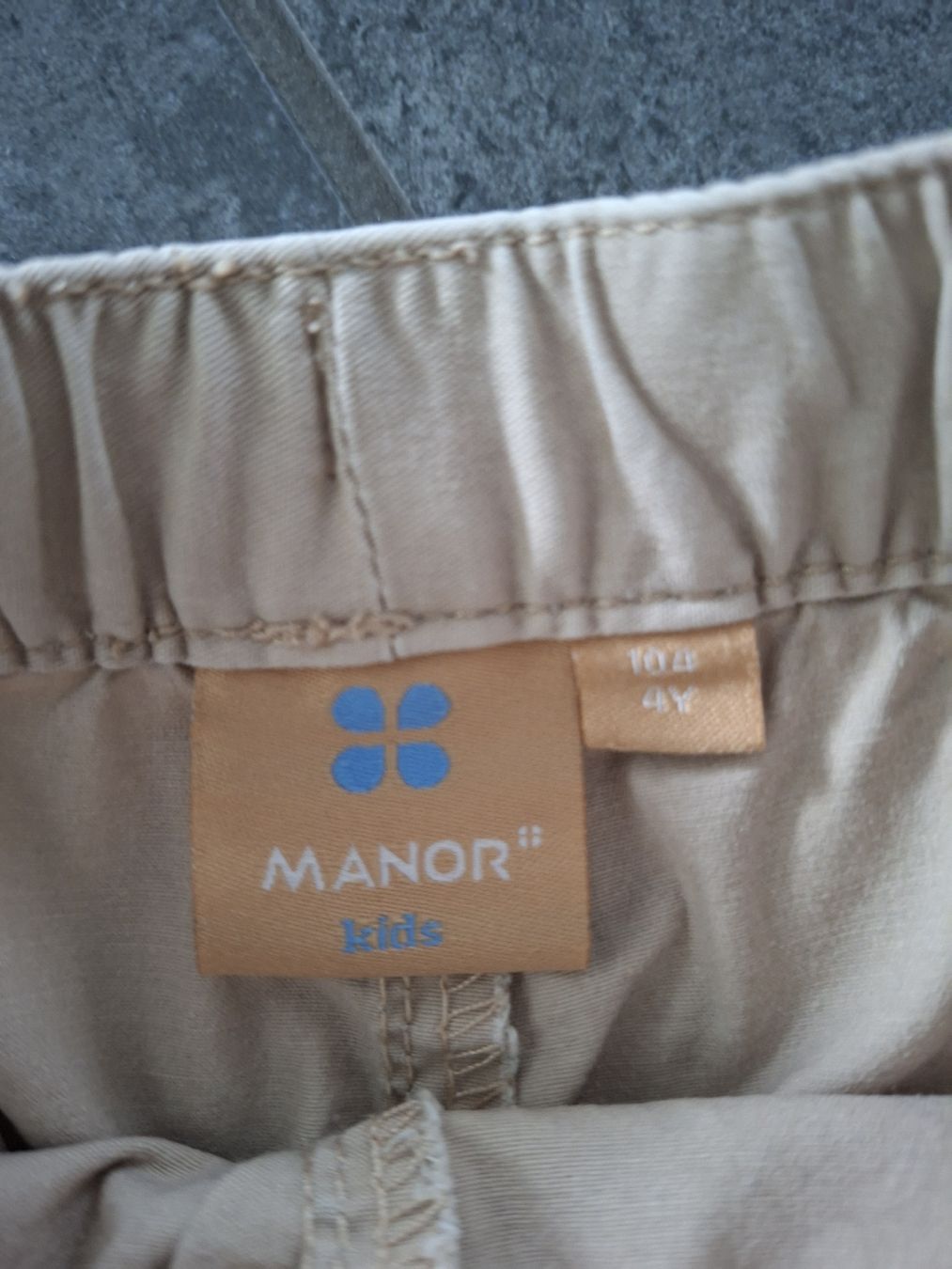 Lotti & Set di vestiti: Hosen Set, 104 – Usato da Biezwil venduto da Haberli01 1