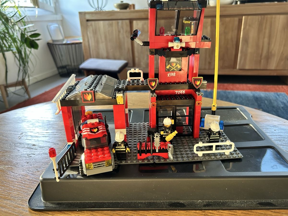 Lego Kit di costruzioni: Lego station pompiers 7240 – Usato da Lausanne venduto da naranjo 1