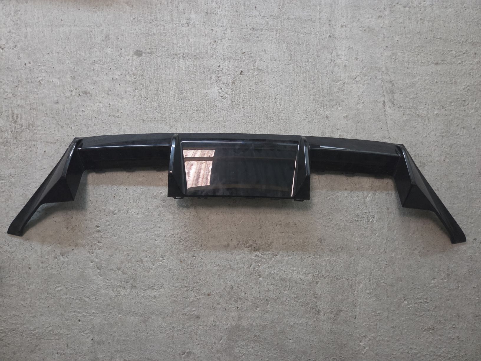 BMW Tutti pezzi di ricambio auto: Original BMW M2 G87 Heckdifusor – Usato da Niederuzwil venduto da Piksi17