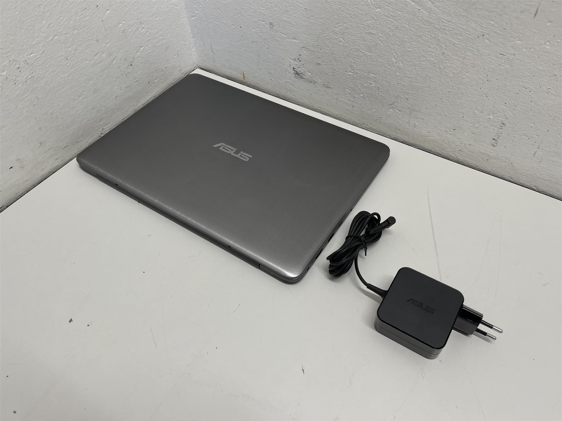 Asus Portables: Asus E403N – D'occasion à Niederdorf par LeptonAG 1