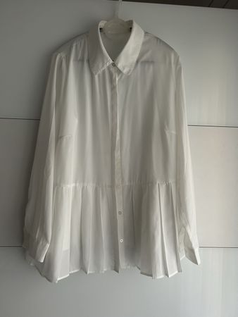 Weisse Bluse mit Fallten Gr 48/50,