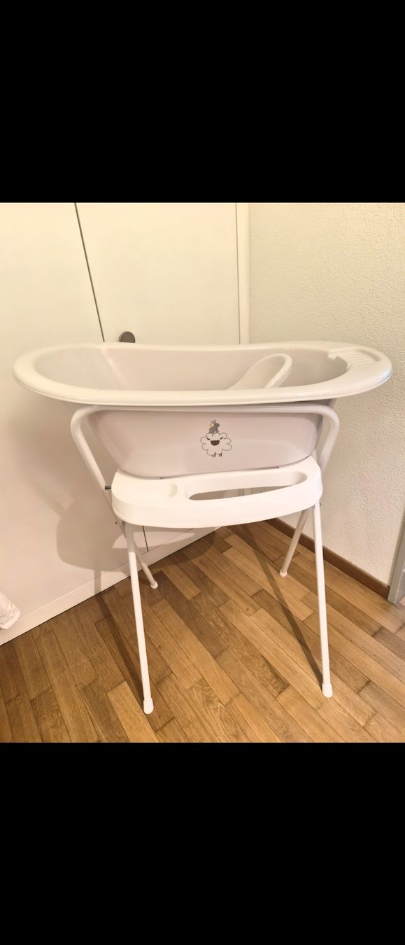 Badewannen: Babywanne mit Ständer  – Neu (gemäss Beschreibung) aus Seewen SZ von Crytek86