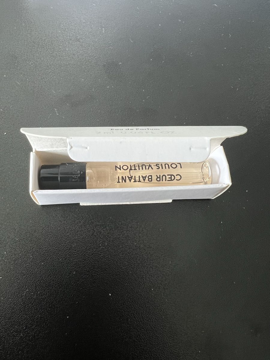Louis Vuitton Parfum & Eau de Toilette: Louis Vuitton Coeur Battant 2ml – Neu und originalverpackt aus Toffen von Vanessa_Germann