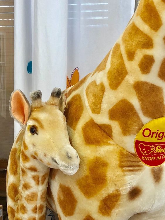 Jeux et Jouets - Peluche Girafe 28 cm à 19,90 €TTC