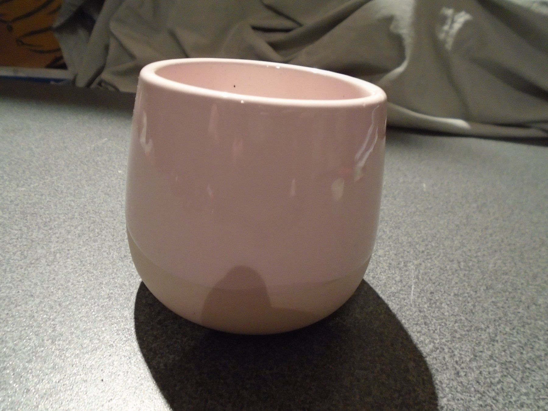 Ikea Pots de fleurs: Uebertopf Ikea, rosa – D'occasion à Zürich par Motzkuh