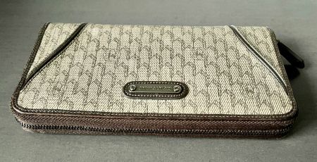 Véritable portefeuille en cuir et tissu de qualité Montblanc