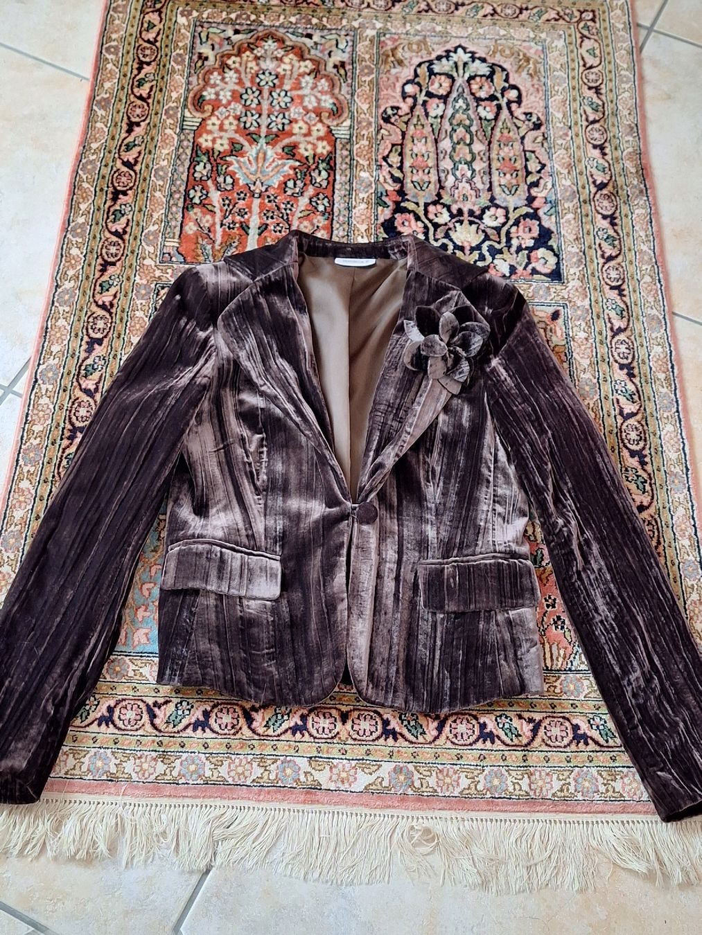 Jacken: Samtjacke im Wrinkellook – Gebraucht aus Rheinfelden von Cleopatra2000