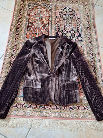 Samtjacke im Wrinkellook