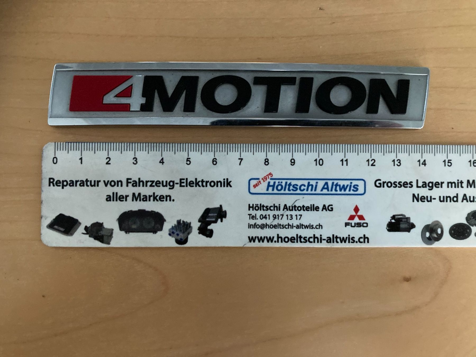 Volkswagen Tutti pezzi di ricambio auto: VW 4Motion 4x4  Schriftzug – Usato da Cham venduto da WB2223 2