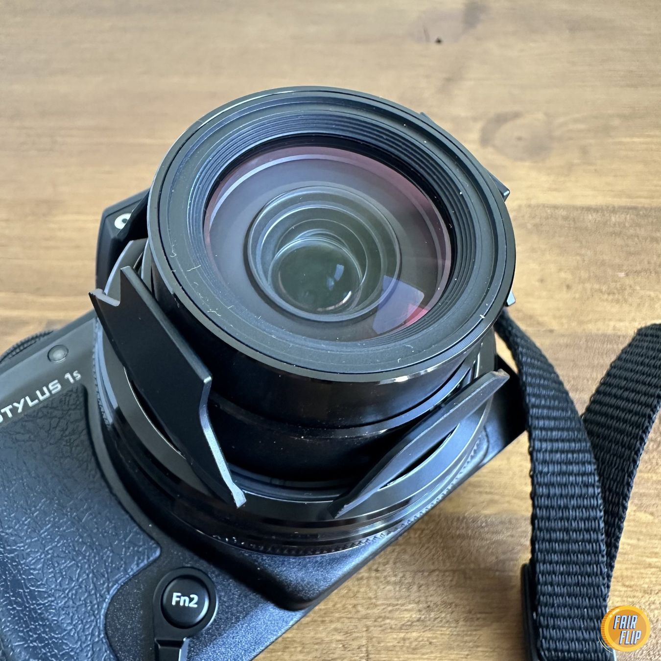 Olympus Kamera: Olympus Stylus 1s Kompaktkamera mit Tasche – Gebraucht aus Luzern von fairflip 3
