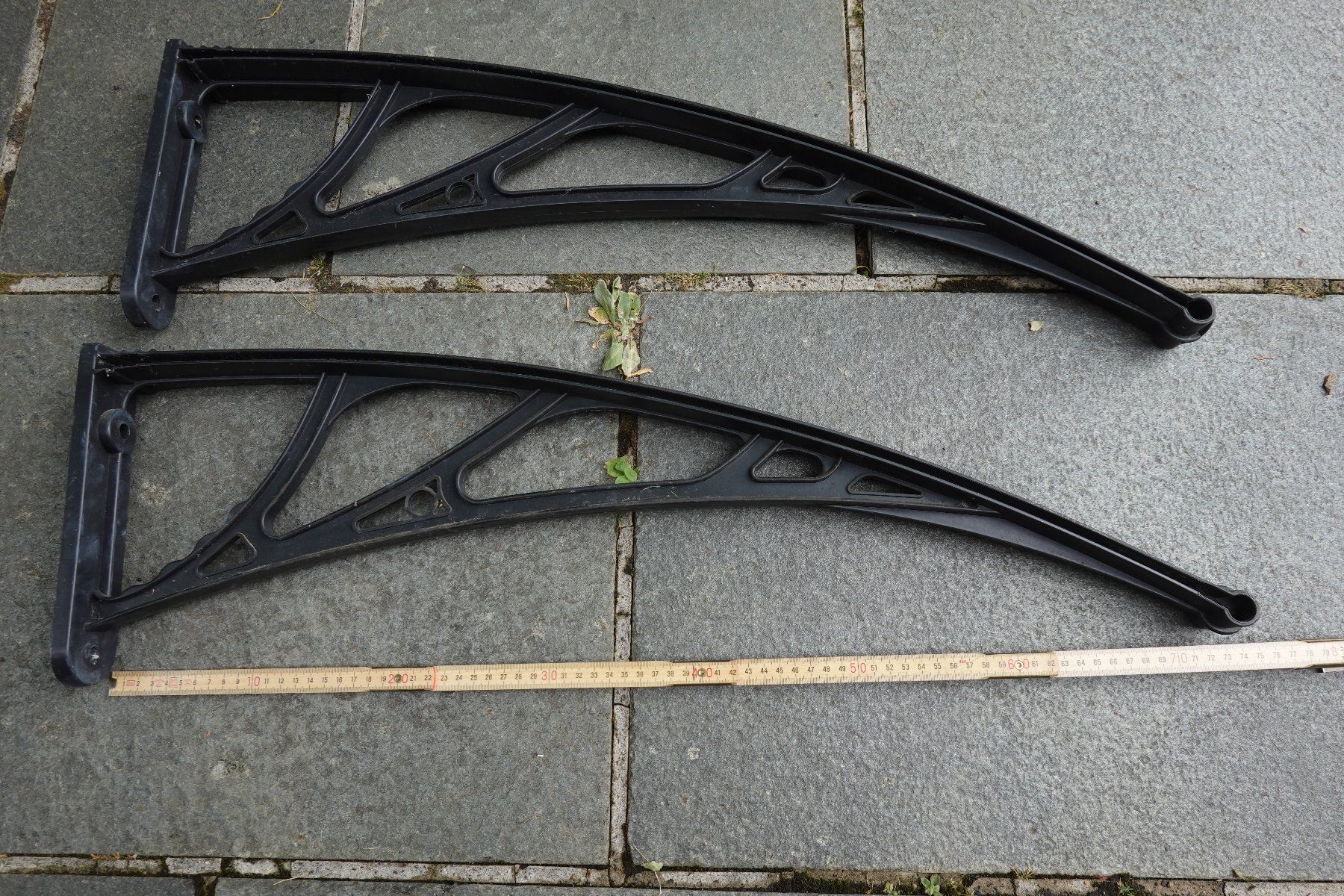 Fixations: 2 Träger gebogen Kunststoff schwarz – D'occasion à Jona par JOberg_25 2