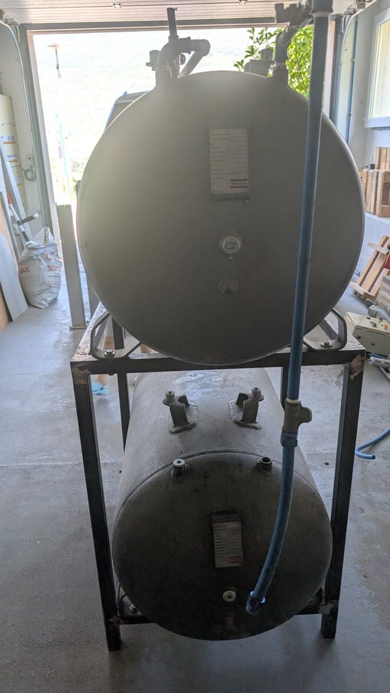 Annaffiatura & Irrigazione: 2 réservoirs air 250 litres – Usato da Noës venduto da Rkpel 2