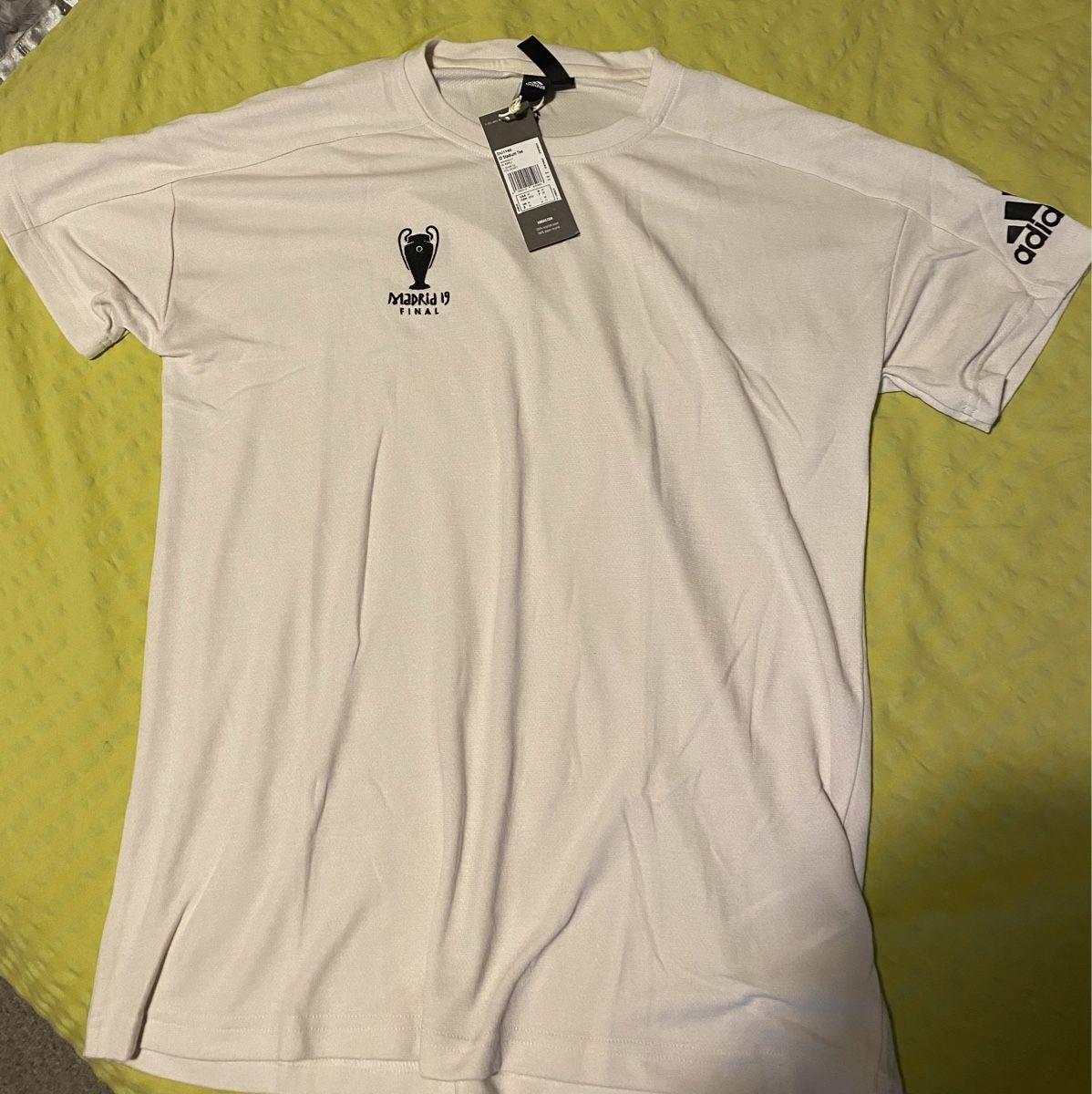 Adidas T-Shirts: Adidas Fan T-Shirt Gr. M – Neu und originalverpackt aus Sursee von Braco70