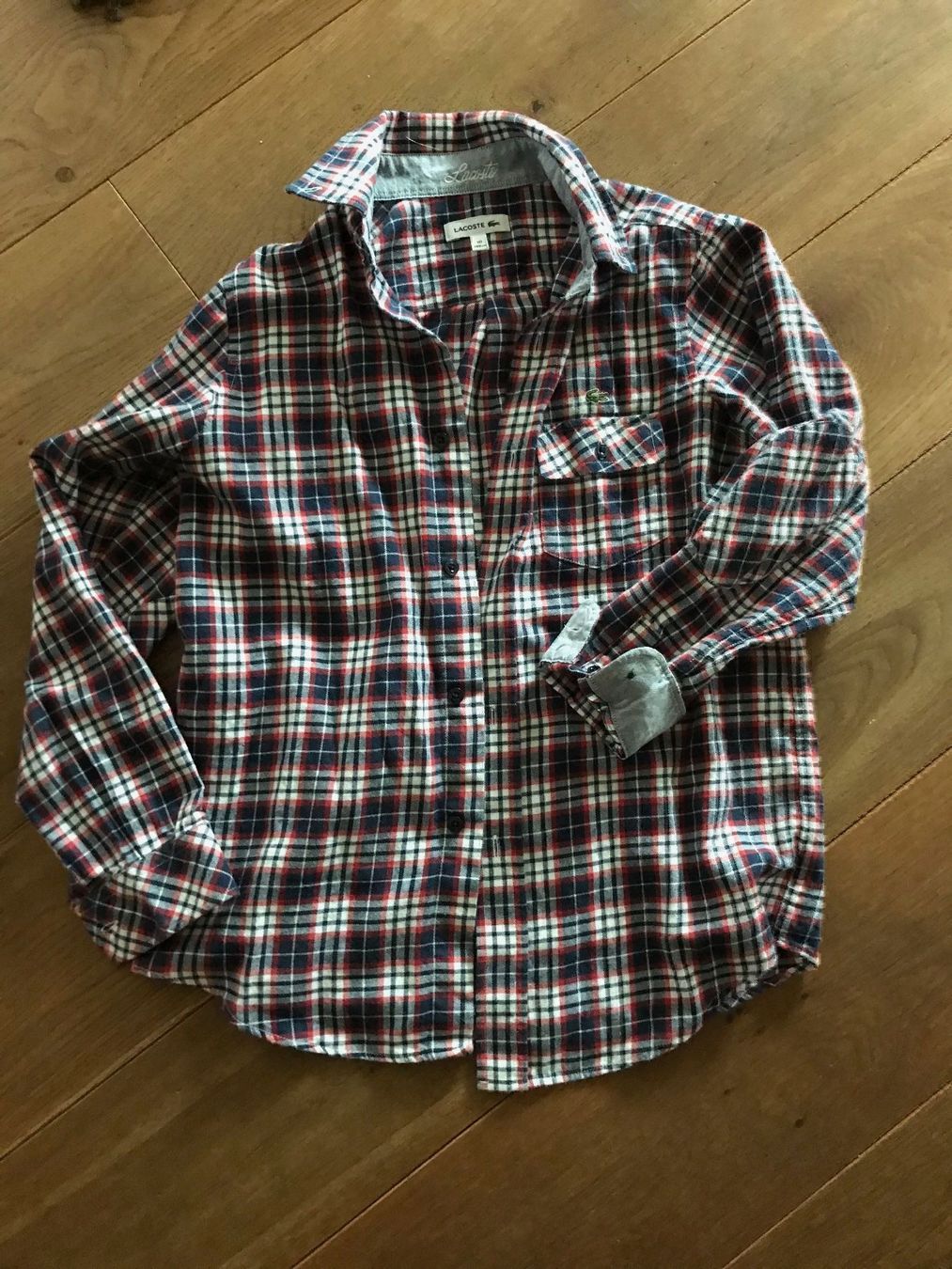 Lacoste Hemden, T-Shirts & Polos: Lacoste Flanell Hemd dünn Gr. 10 ca. 140 – Gebraucht aus Mauren von SB1606