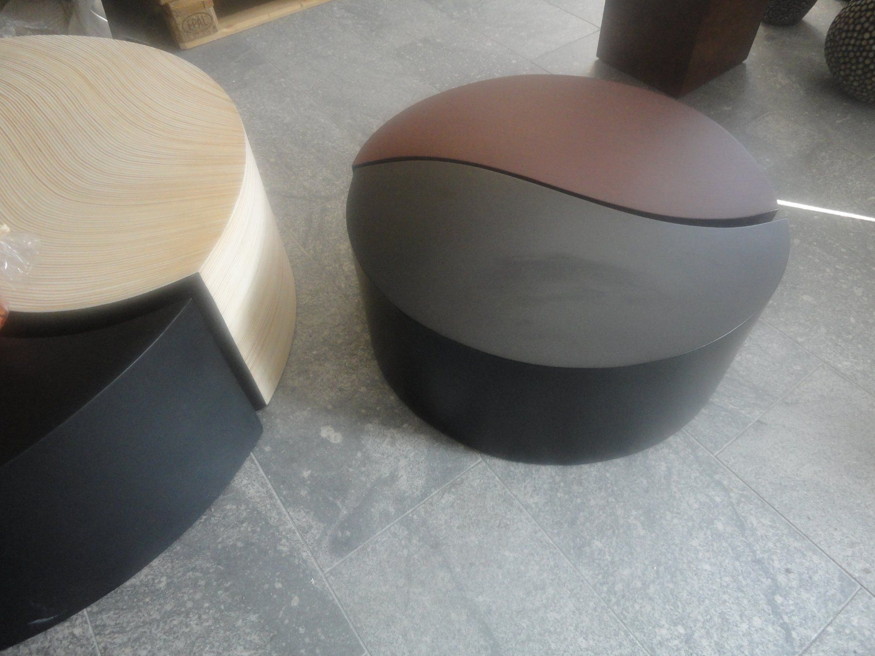 Tavoli: Lounge Tisch Yin Yang – Nuovo e nell'imballaggio originale da Wetzikon ZH venduto da Alpari 2