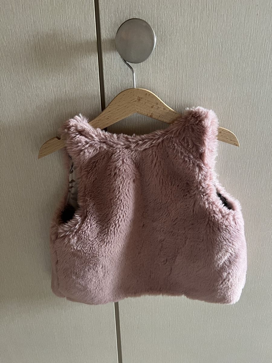 H&M Altro abbigliamento per bambina: H&M Fellweste Grösse 98/104 – Usato da Inwil venduto da Karenstone 2