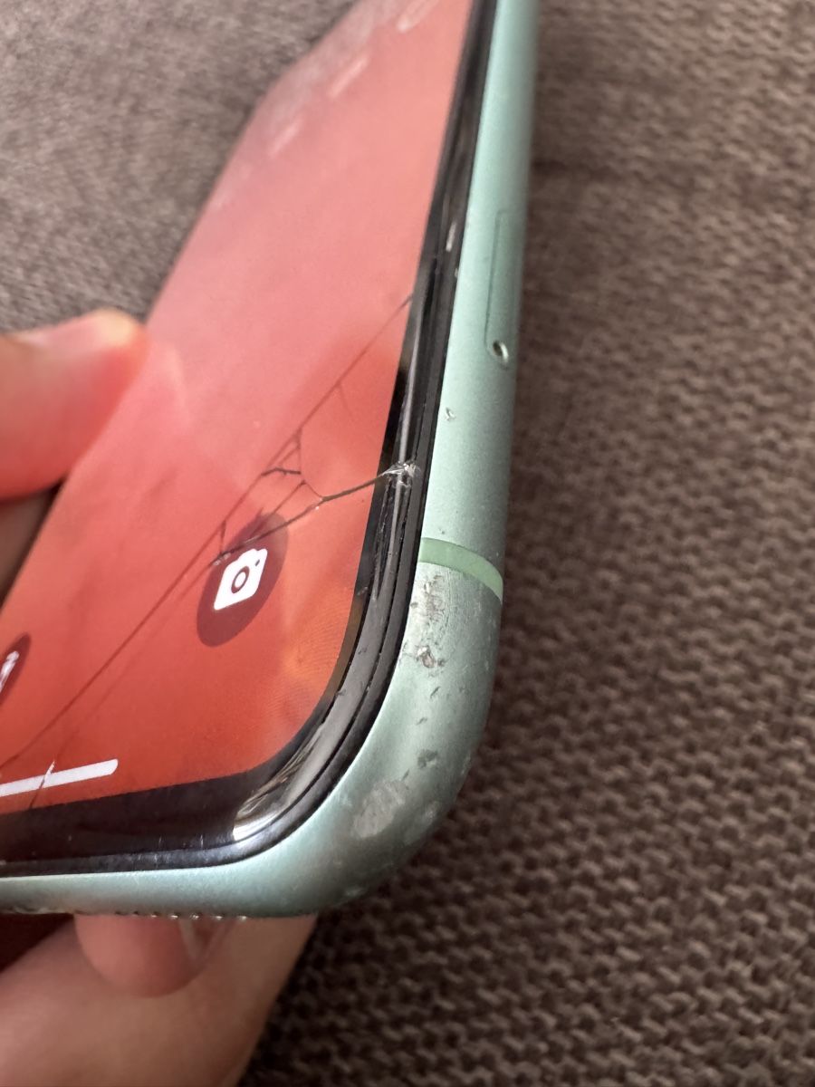 Apple Handys / Smartphones: iPhone 11 64 GB mintgrün – Defekt aus Hermetschwil-Staff von rossoneri94 4