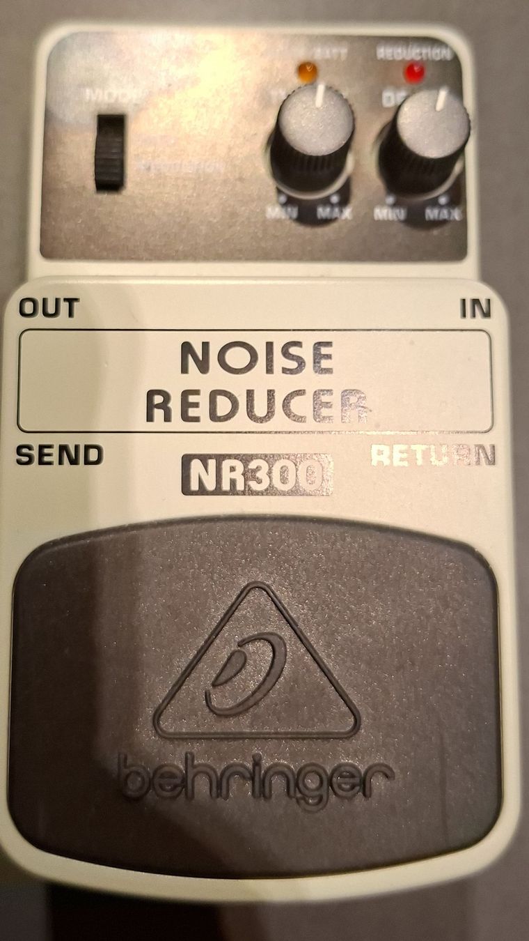 Behringer Strumenti musicali: Pédale Behringer NR300 Noise Reducer occasion – Usato da Collombey venduto da lon_m7qd