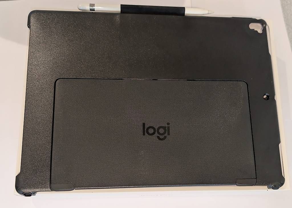 Logitech Tastiere: Logitech Slim Combo pour Ipad Pro – Nuovo (secondo la descrizione) da Torny le Grand venduto da cla_w6np 7