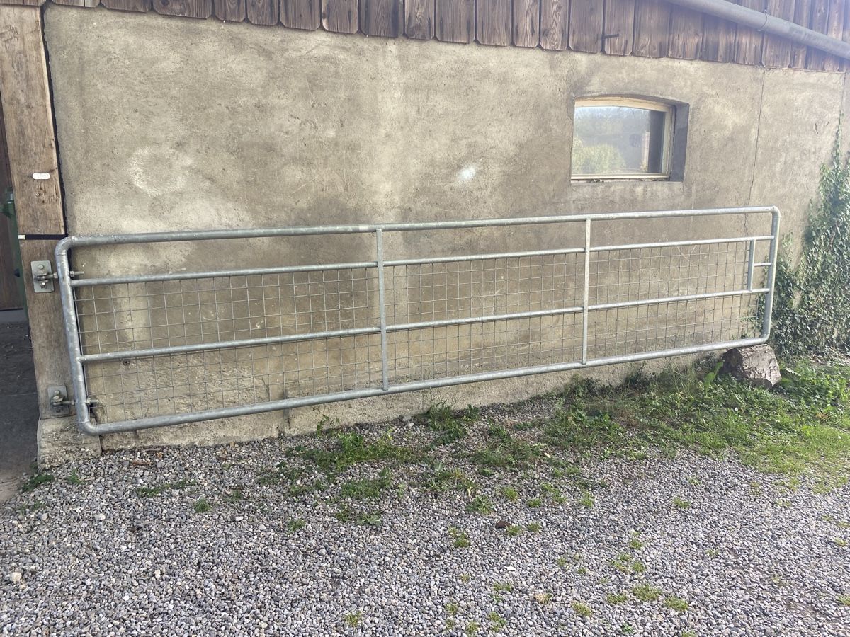 Altre attrezzature per stalle: Weidezauntor ca. 450 cm – Usato da Niederlenz venduto da Lordphoenix