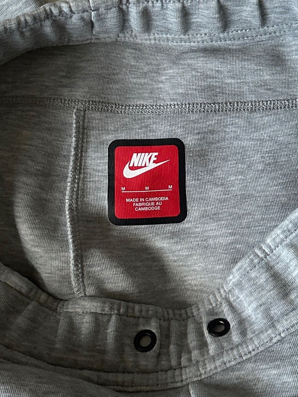Nike Pantaloni: Nike hose Grösse M aber steht M – Usato da Maienfeld venduto da tobeyl2020 4