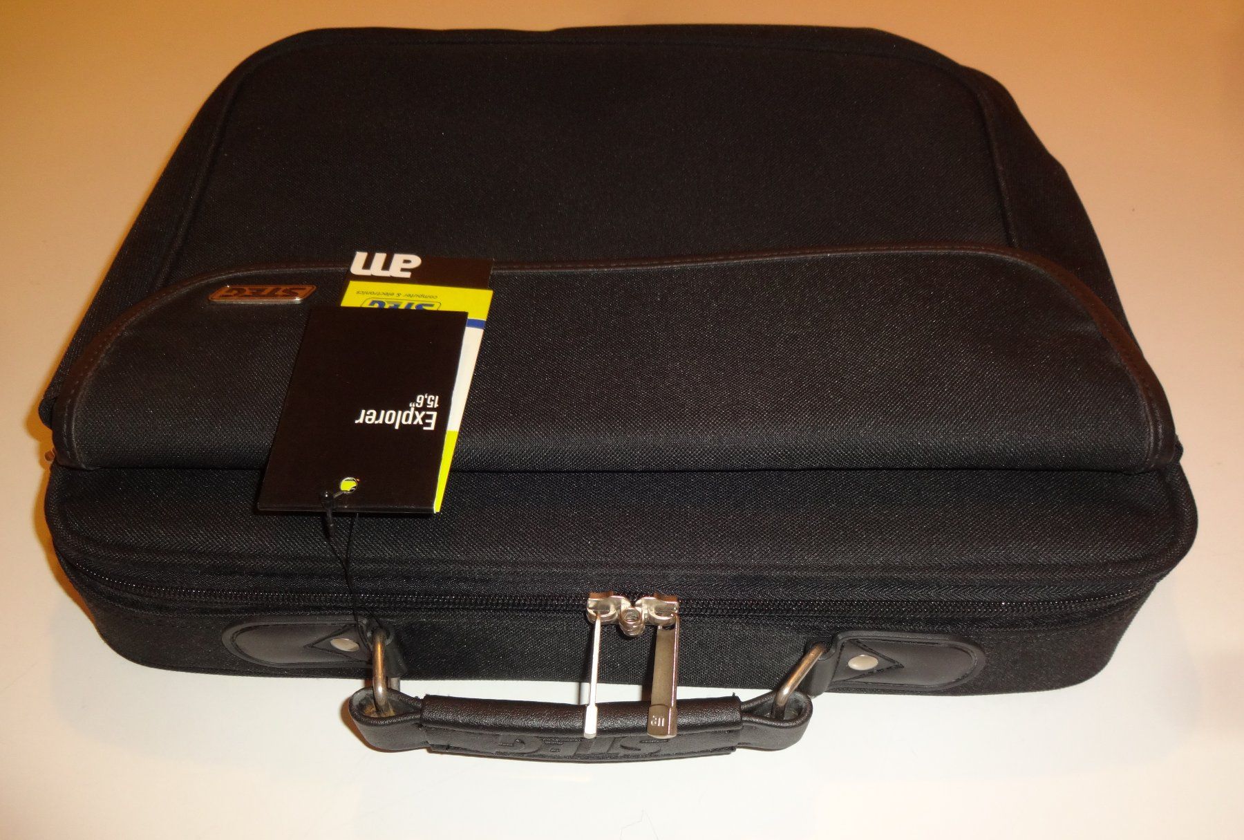 Borse: Laptop Tasche STEG Explorer 15,6" – Nuovo (secondo la descrizione) da St. Gallen venduto da WWL 1