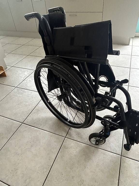 Chaises roulantes: Ottobock Advantgarde DS – D'occasion à Krauchthal par pajula 3