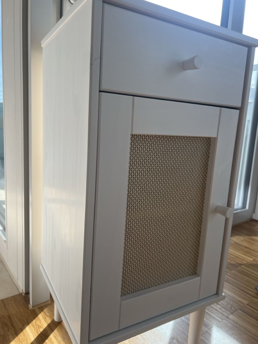 Comodini: White Side Table with Drawer and Cabinet – Usato da Glattbrugg venduto da bah_2cpv 1
