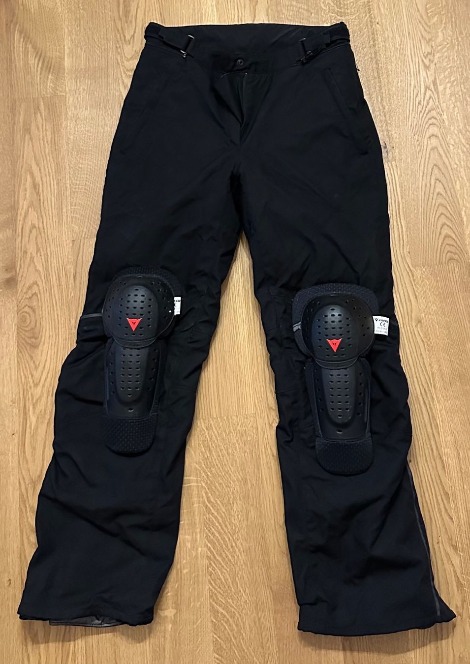 Dainese Anzüge & Kostüme: Haut/Bas Dainese 4 saisons, taille 46, utilisés 2 saisons – Gebraucht aus Oron-la-Ville von chr_r9sb 2