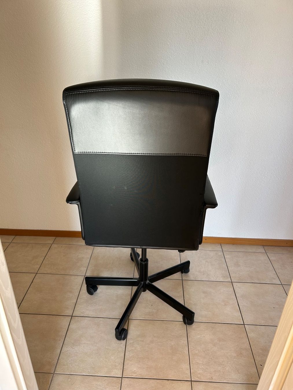 Ikea Chaises: Chaise de bureau/gaming IKEA – D'occasion à Chavannes-près-Renens par coraliebanuls 3