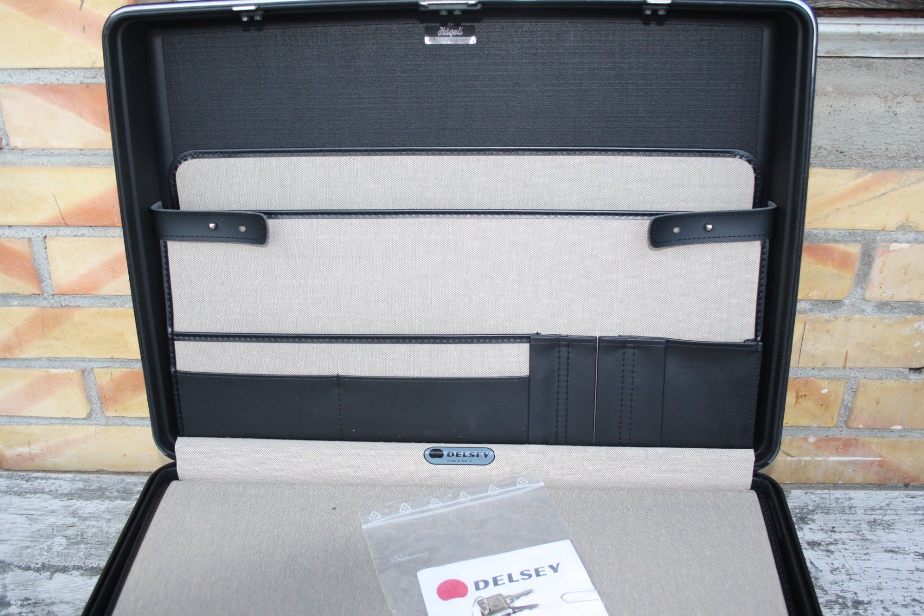 Delsey Valigie & Borse: DELSEY KOFFER AKTENKOFFER – Usato da Wauwil venduto da Pneuedy 2