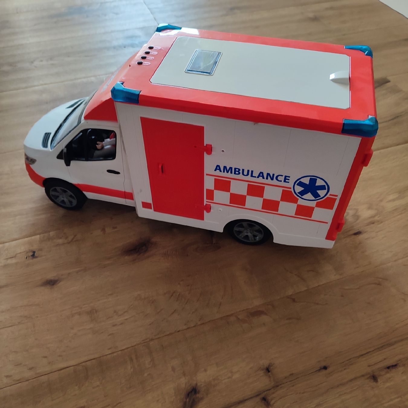 Bruder Giocattoli: Bruder Krankrnwagen – Usato da Wangen SZ venduto da mystorage