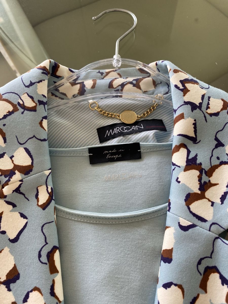 Marc Cain Giacche: Marc Cain Blazer, hellblau gemustert Gr.42 mit T-Shirt – Usato da Dübendorf venduto da Azzurro17 1