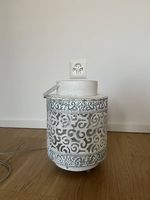 Lanterna decorativa in metallo bianco anticato