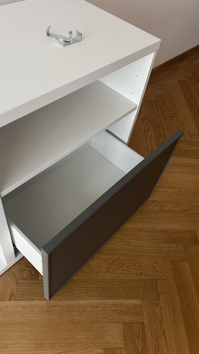 Mobili TV: GRATIS Sideboard/TV-Möbel in Weiss und Grau – Usato da Emmenbrücke venduto da val_f9br 3